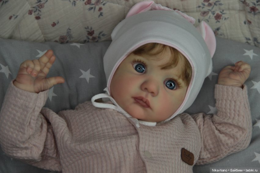 Малышка из молдика Kobi скульптора Karola Wegerich