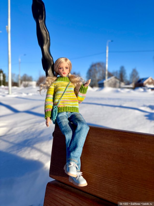 Прогулка среди сугробов с Софи (Она Н.Петровой)