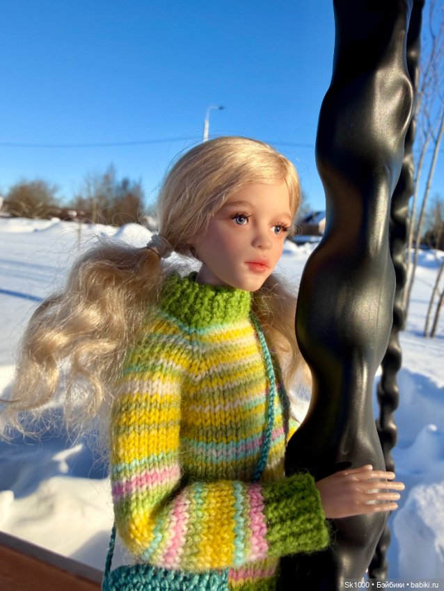 Прогулка среди сугробов с Софи (Она Н.Петровой)