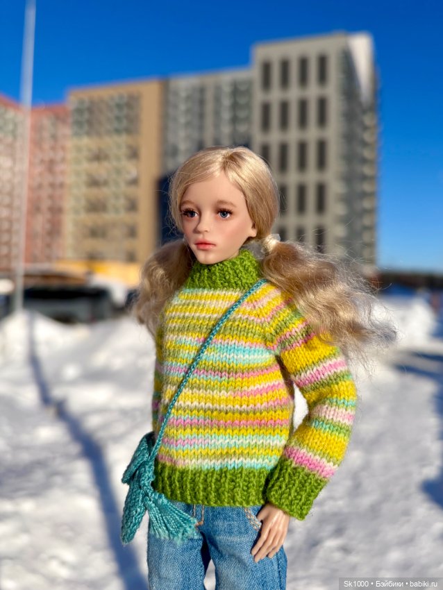 Прогулка среди сугробов с Софи (Она Н.Петровой)