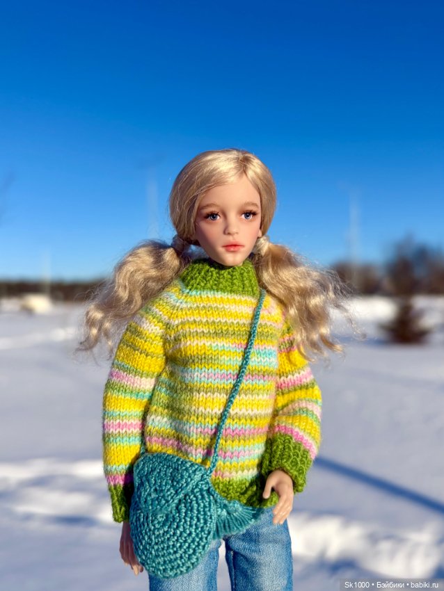 Прогулка среди сугробов с Софи (Она Н.Петровой)