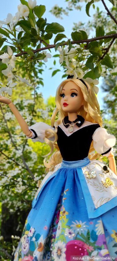 Алиса в весне — Куклы Disney Animators и Принцессы Диснея: Disney Store (фото 3)