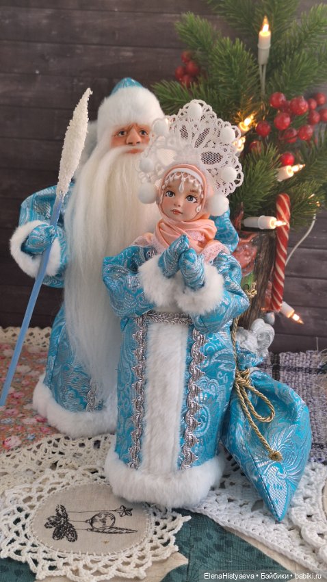 Дед Мороз и Снегурочка — Авторские игрушки из разных материалов: синельная проволока