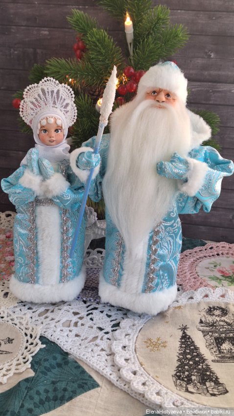 Дед Мороз и Снегурочка — Авторские игрушки из разных материалов: синельная проволока (фото 9)