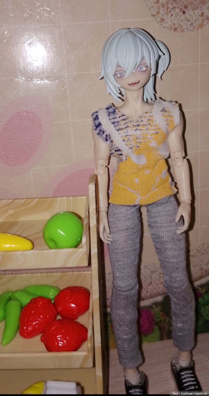 Прилавок с продуктами для кукол из магазина "Чижик"