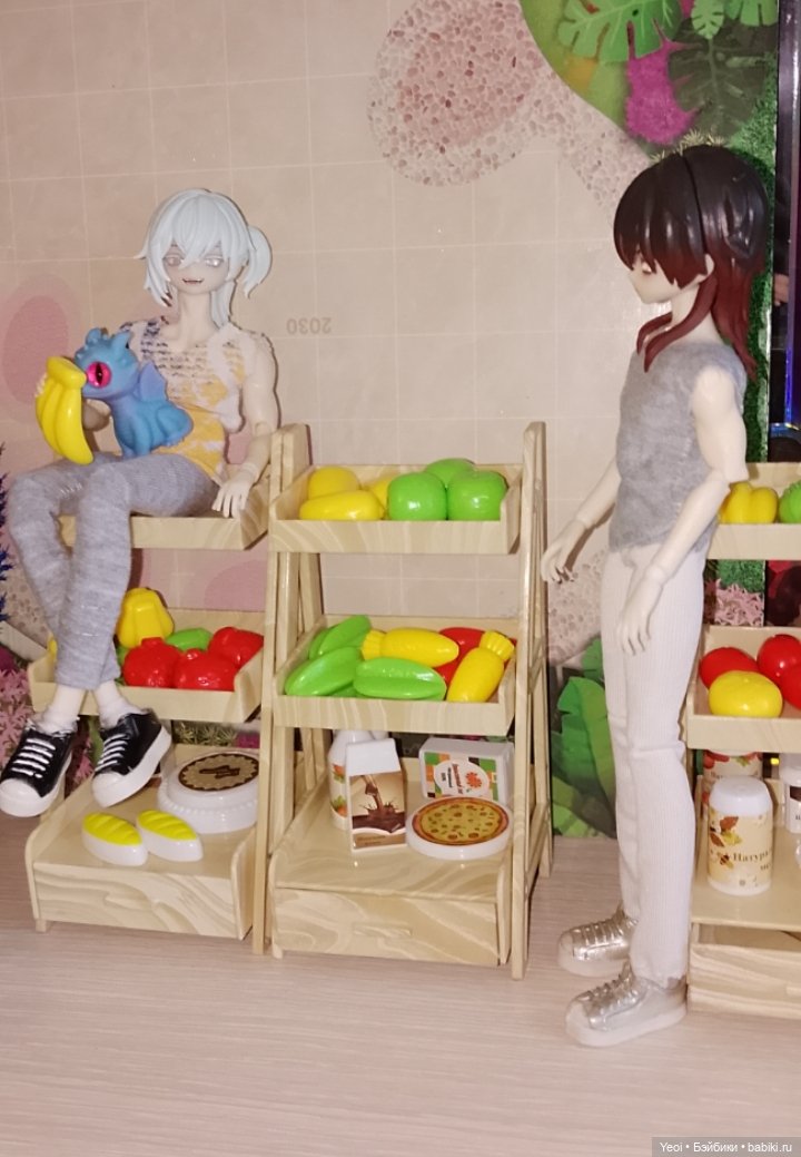 Прилавок с продуктами для кукол из магазина "Чижик"