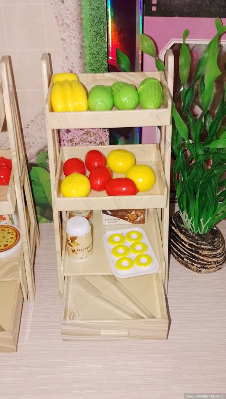 Прилавок с продуктами для кукол из магазина "Чижик"