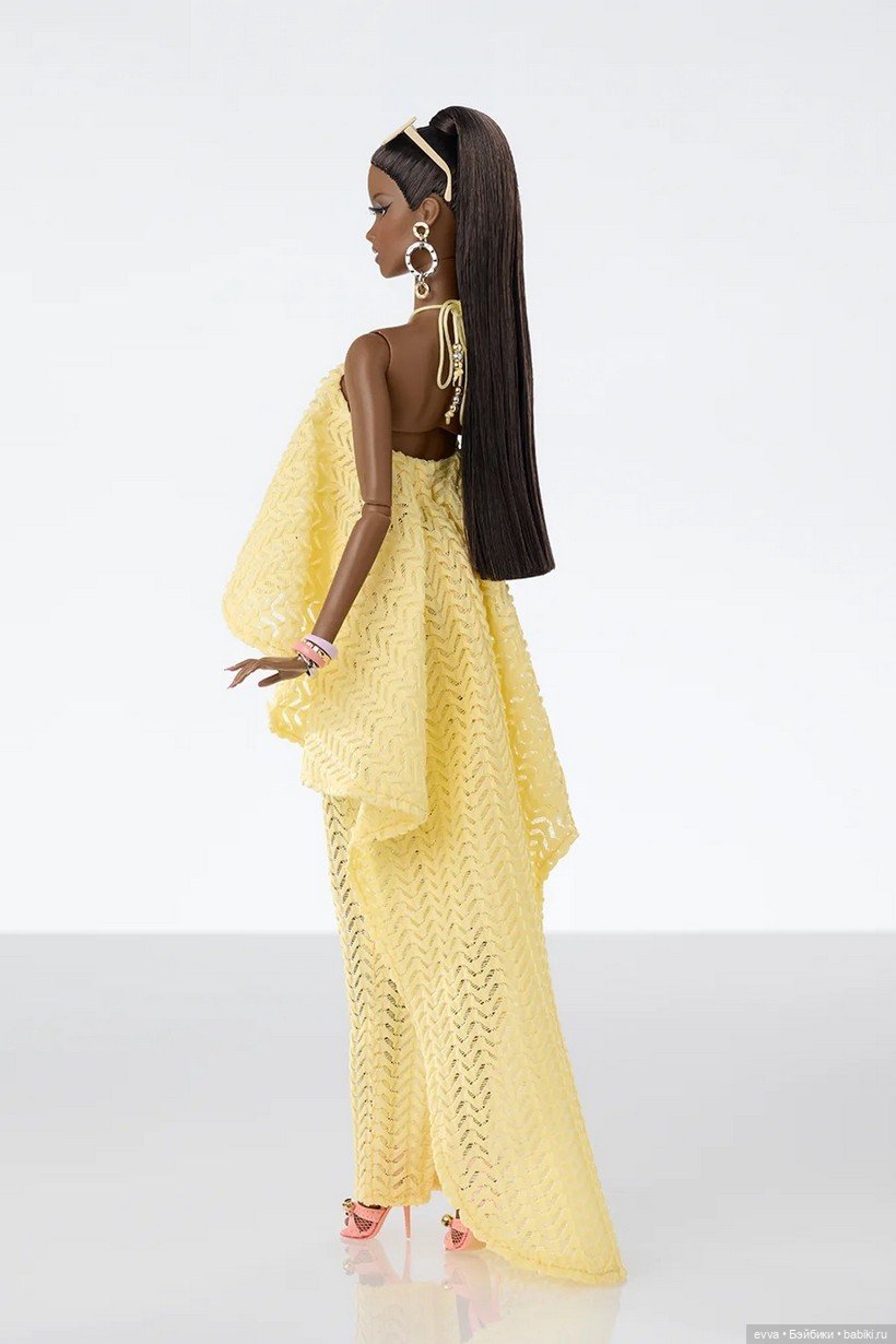 Звезда W Club 2026: Ослепительная Ванесса Перрин «Soleil» — вторая клубная новинка (фото 2)