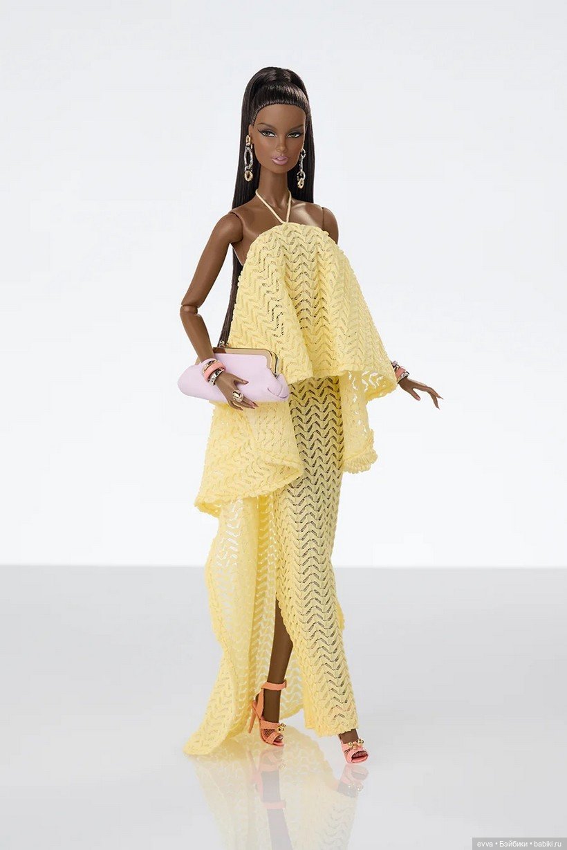 Звезда W Club 2026: Ослепительная Ванесса Перрин «Soleil» — вторая клубная новинка (фото 3)