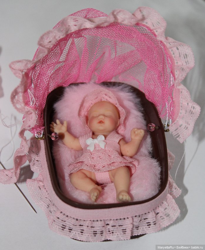 Дополним коллекцию собственным шедевром! МК функциональной люльки для пупса (фото 4)