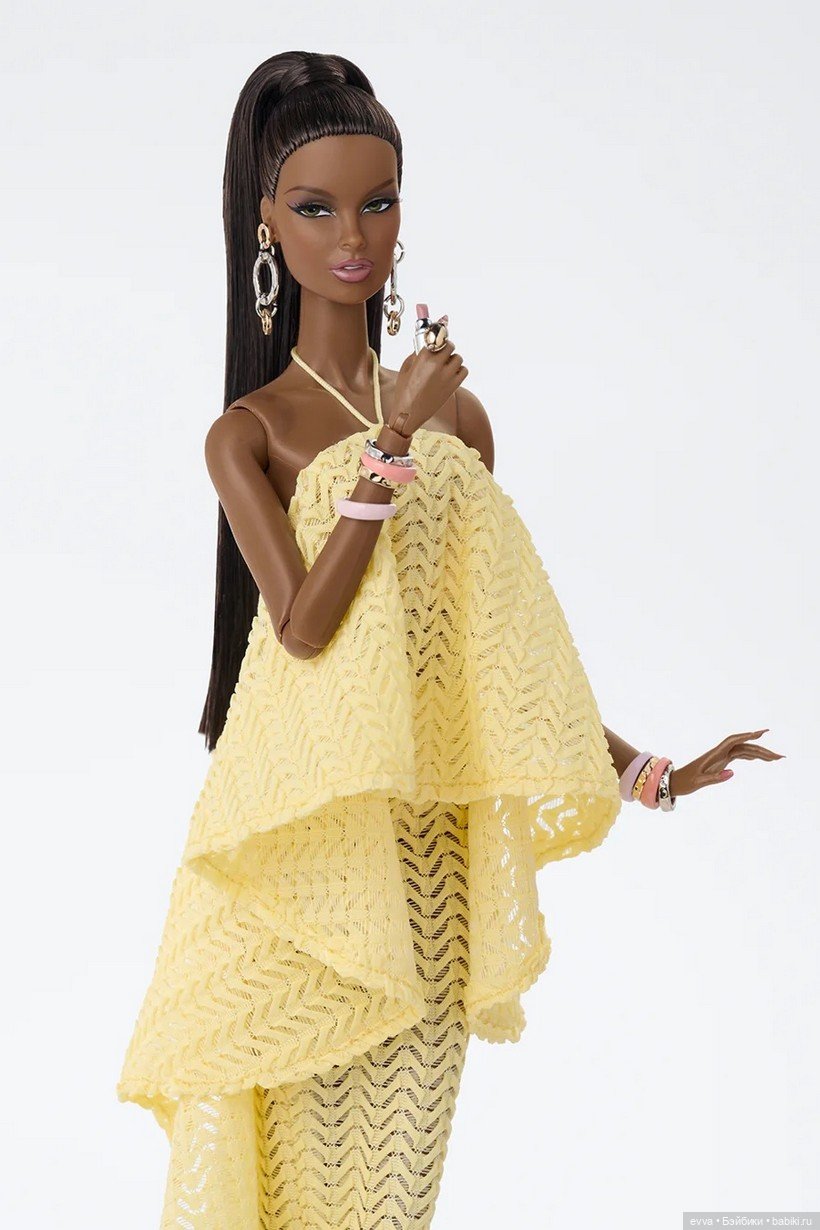 Звезда W Club 2026: Ослепительная Ванесса Перрин «Soleil» — вторая клубная новинка (фото 5)