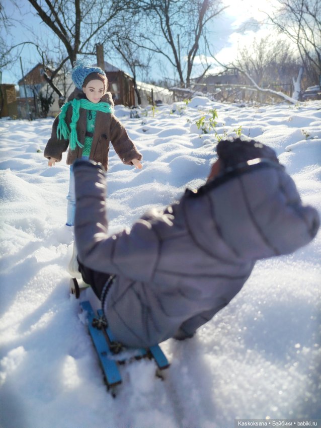 Зимняя прогулка Артема и Алены