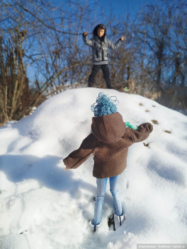 Зимняя прогулка Артема и Алены