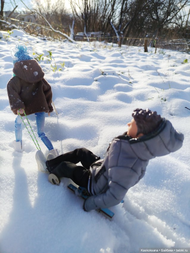 Зимняя прогулка Артема и Алены
