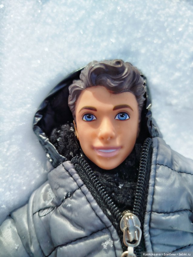 Зимняя прогулка Артема и Алены