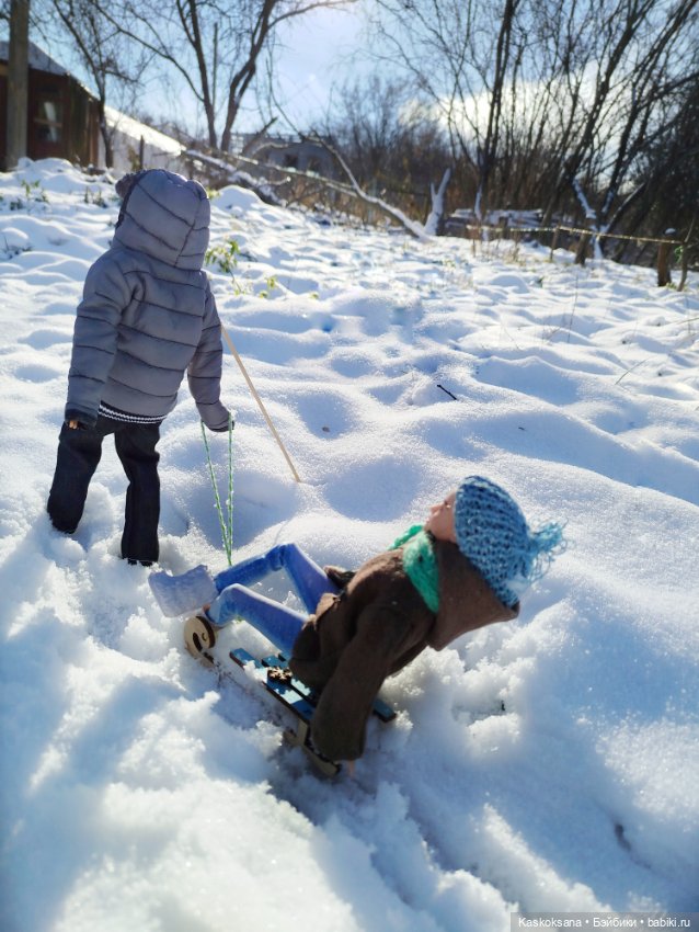 Зимняя прогулка Артема и Алены