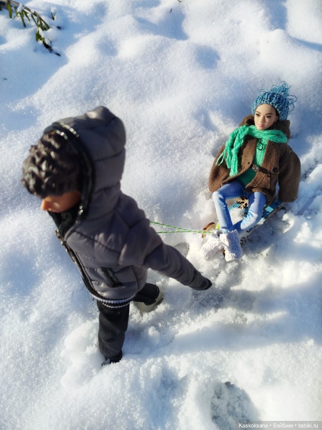 Зимняя прогулка Артема и Алены