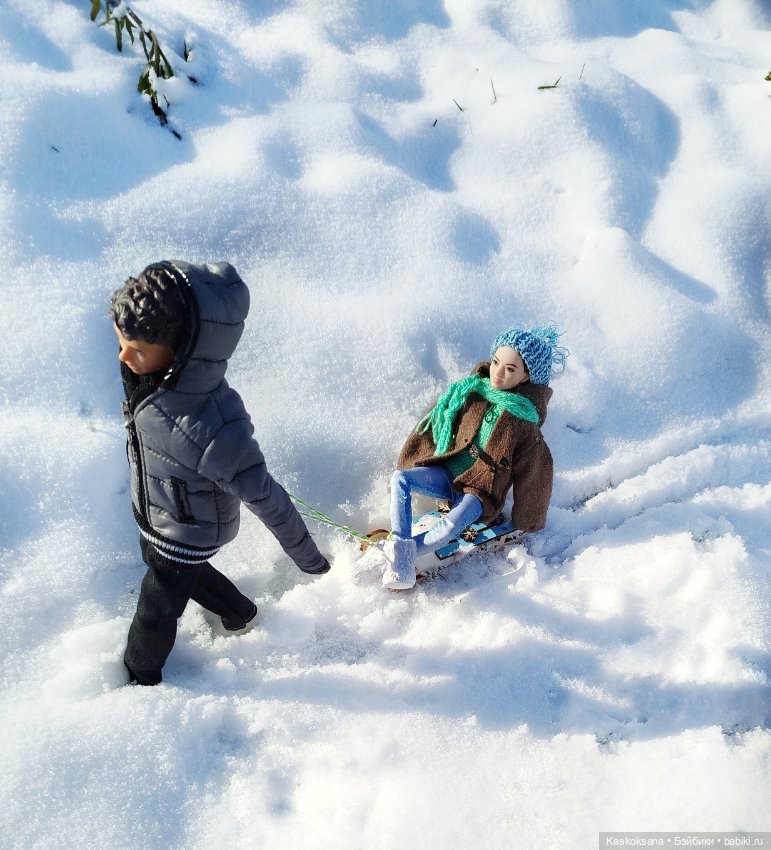 Зимняя прогулка Артема и Алены