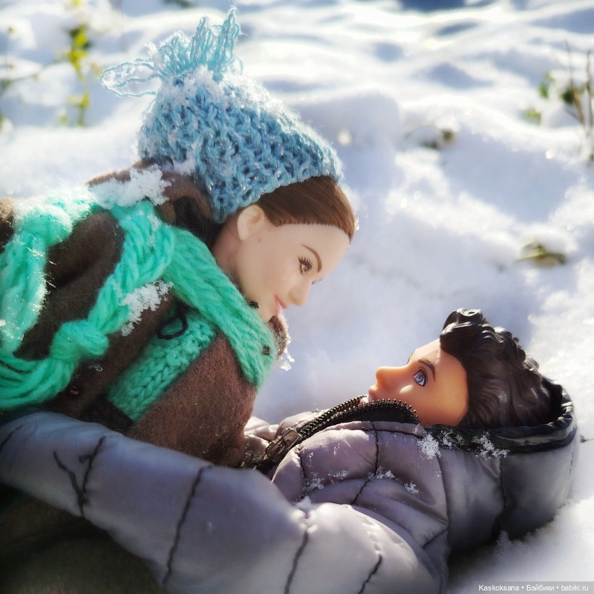 Зимняя прогулка Артема и Алены