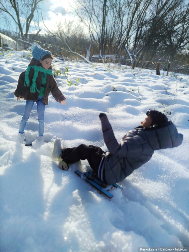 Зимняя прогулка Артема и Алены