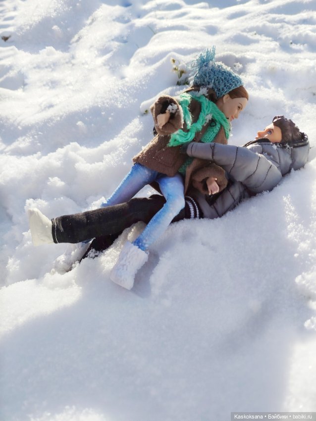 Зимняя прогулка Артема и Алены
