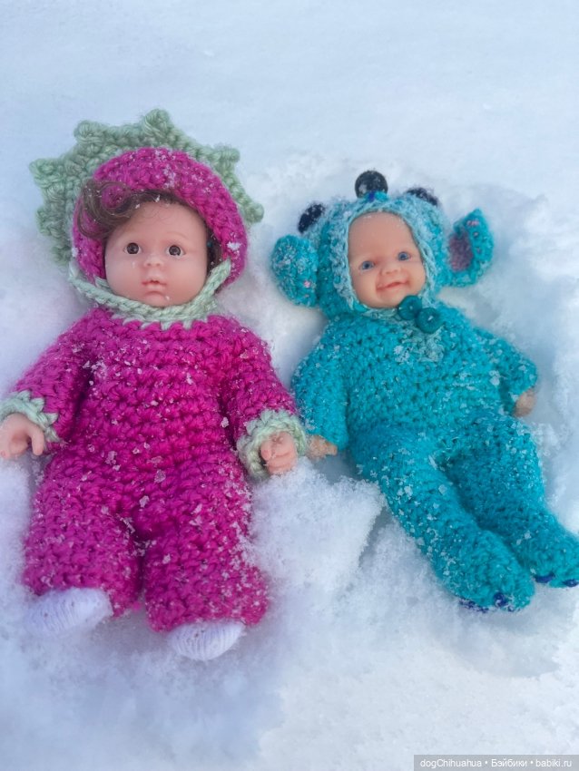 Мотя и Кили гуляют с собаками