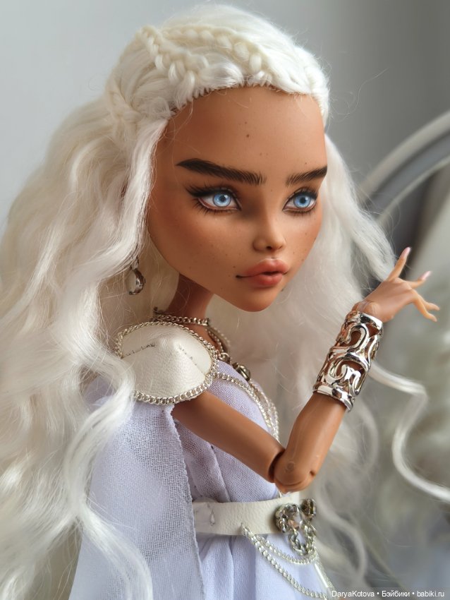 Ооак Дейнерис Таргариен на кукле Монстер хай Клео де Нил (фото 4)