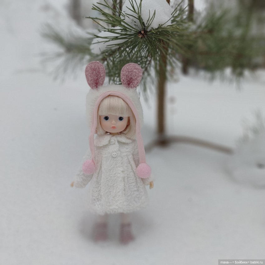 Прогулка Сури в новой шубке