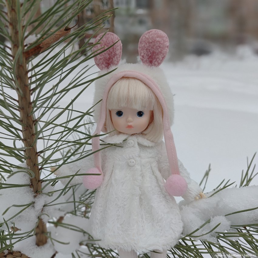 Прогулка Сури в новой шубке (фото 3)