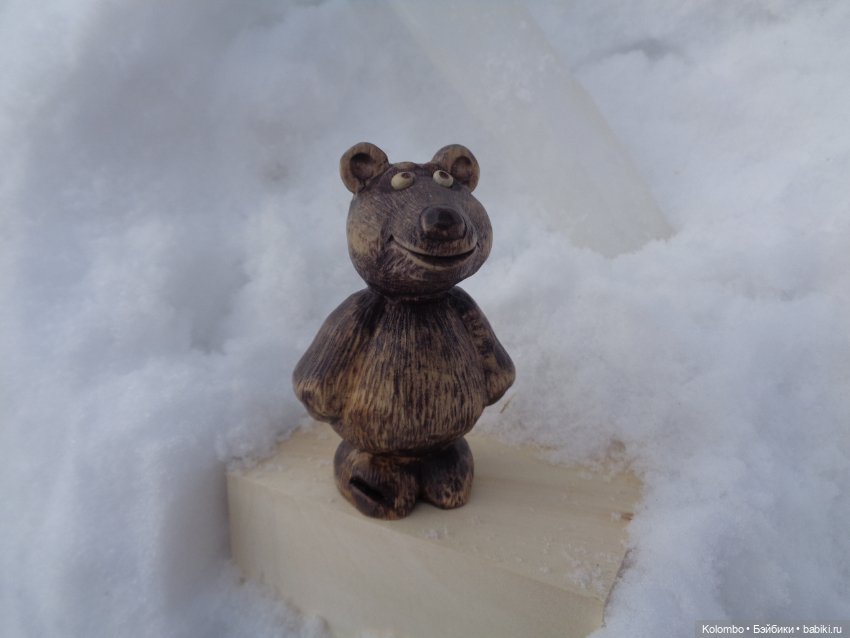 Мечтательный медведь. С добрым взглядом