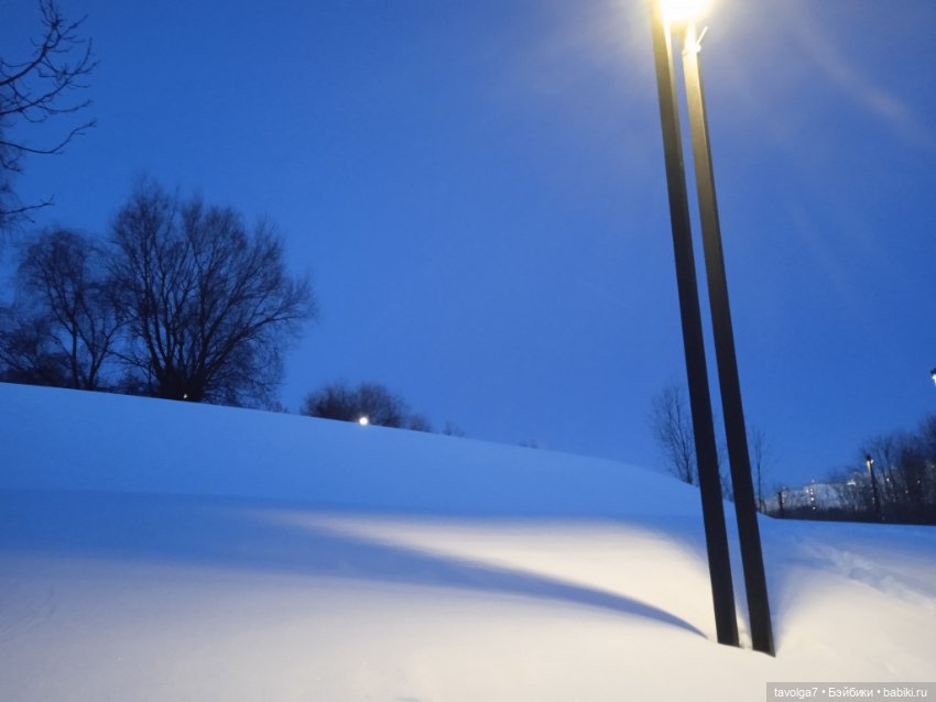 Бело-голубые оттенки зимы и начала весны