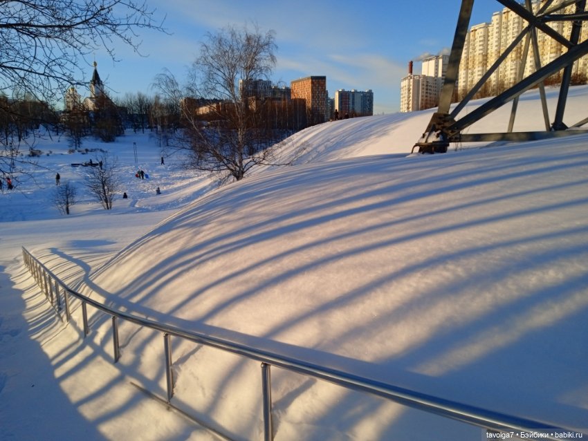 Бело-голубые оттенки зимы и начала весны
