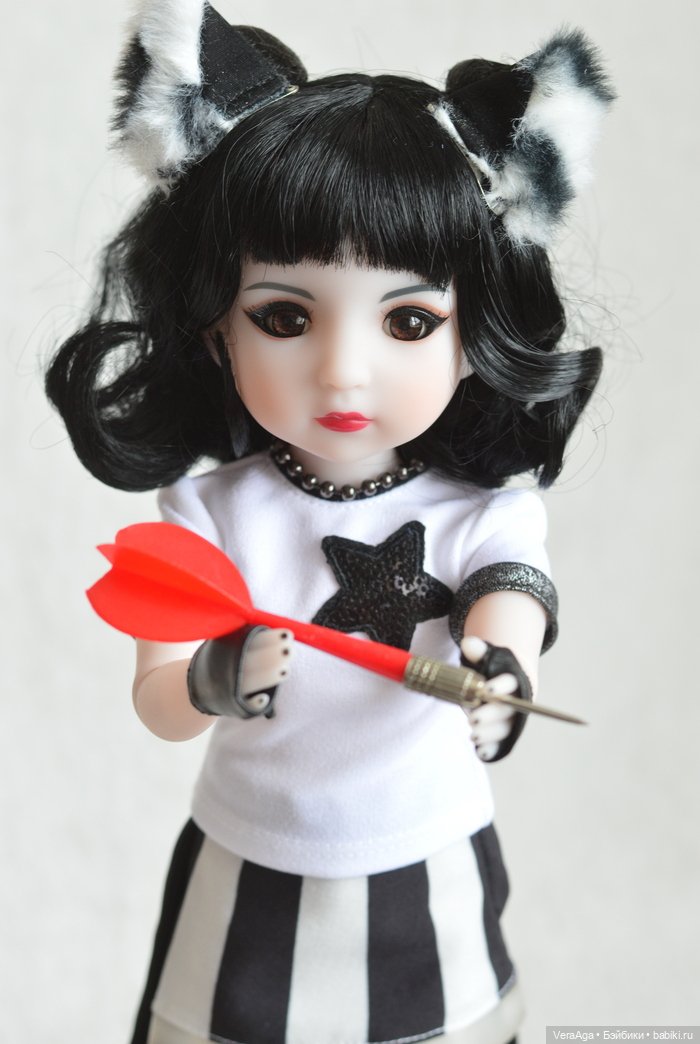 Внезапная Никки — Куклы Ruby Red (Руби Ред) Fashion Friends: Siblies (фото 4)