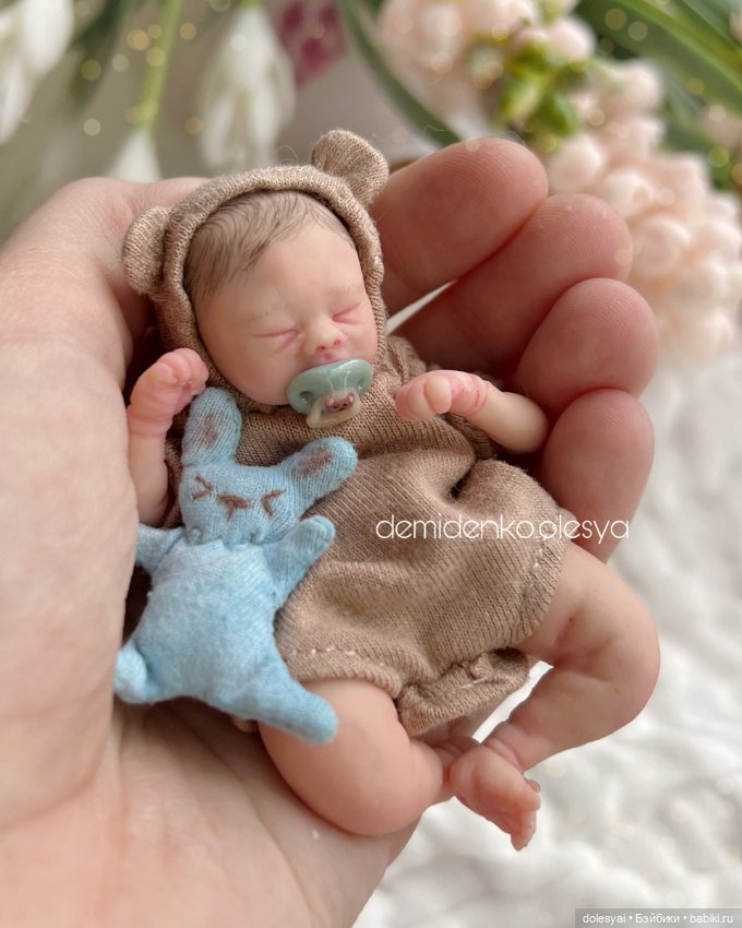 Миниатюрная кукла младенец Коленька 🍯🐻 (фото 5)
