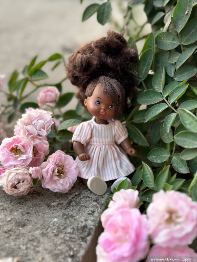 Фото от 8 марта — Коллекции игровых кукол (Playline): фото полок (фото 6)