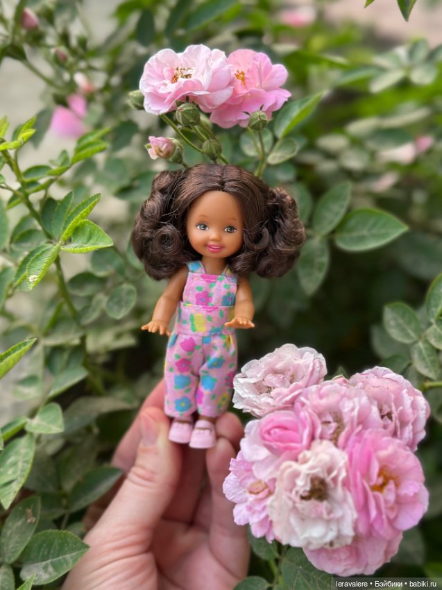 Фото от 8 марта — Коллекции игровых кукол (Playline): фото полок (фото 7)