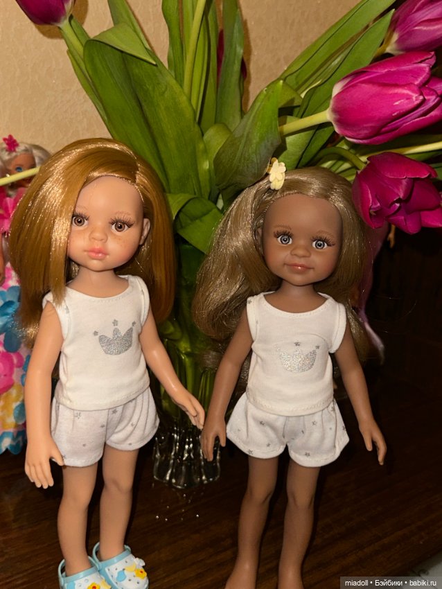 Девочки поздравляют с 8 марта