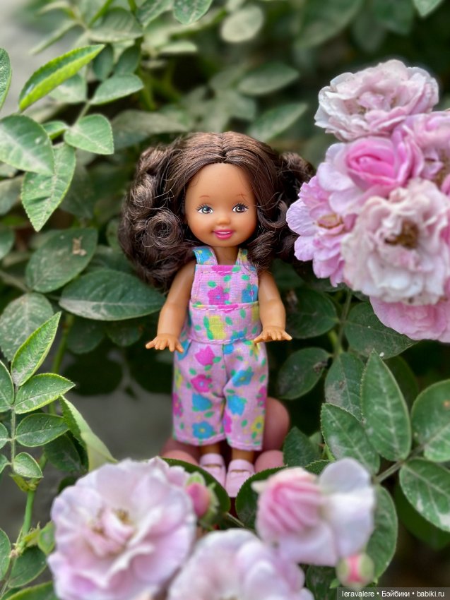 Фото от 8 марта — Коллекции игровых кукол (Playline): фото полок (фото 8)