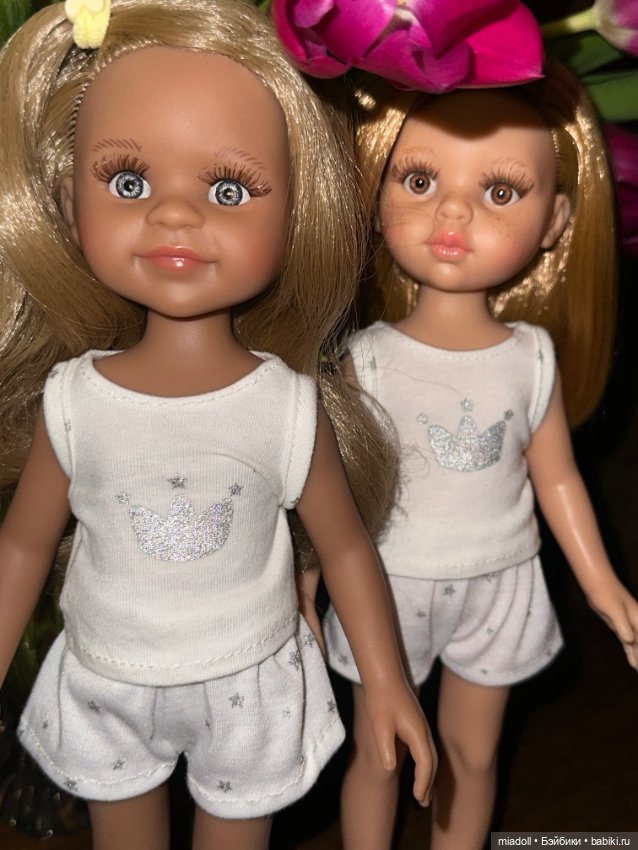 Девочки поздравляют с 8 марта (фото 3)