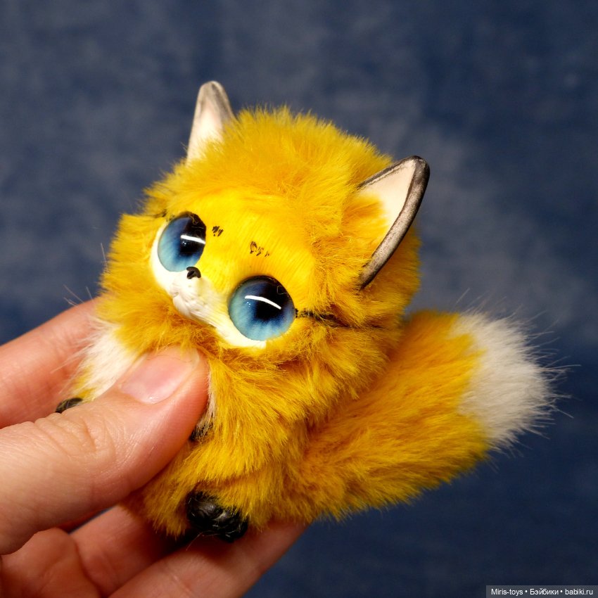 Лисички малышки — Игрушки в смешанной технике (мех и глина): Арт