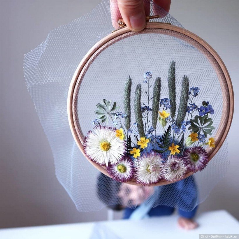 Вышивка живой природой: ботанические шедевры Ольги Принку на сетке