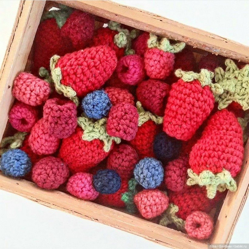Вкусное вязание Марии Ског: от детских игр до гиперреализма крючком (фото 7)