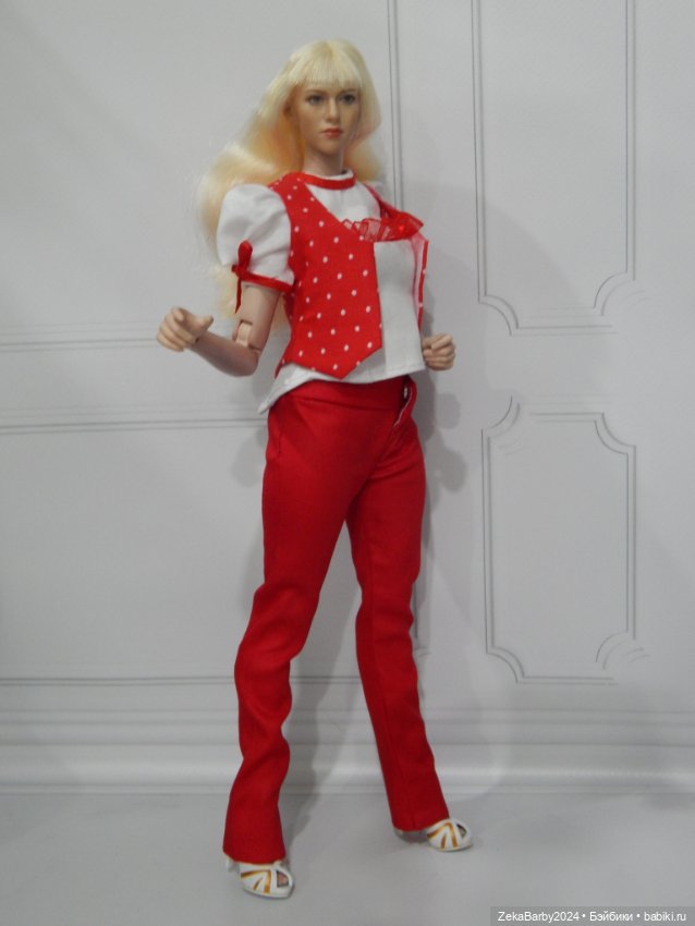 Один фасон - четыре платья