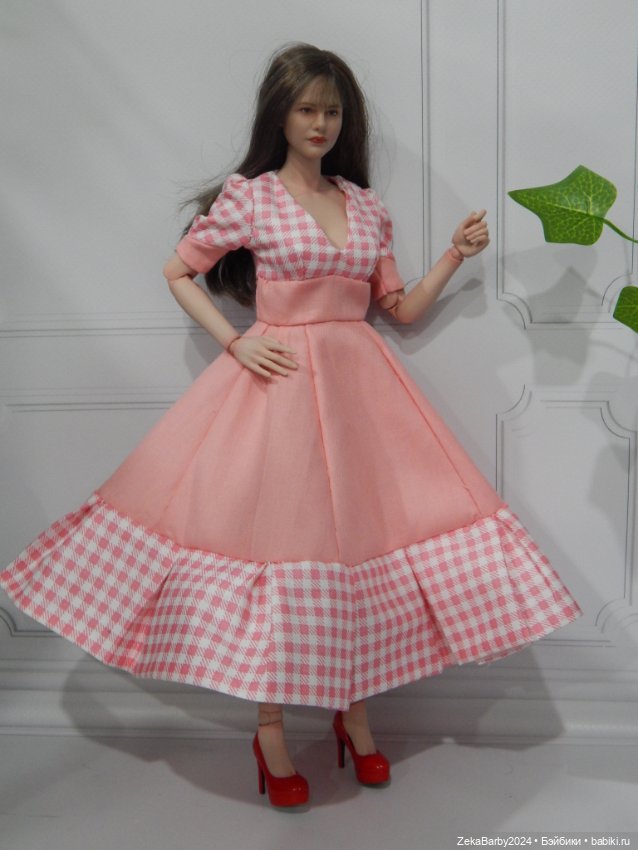 Один фасон - четыре платья