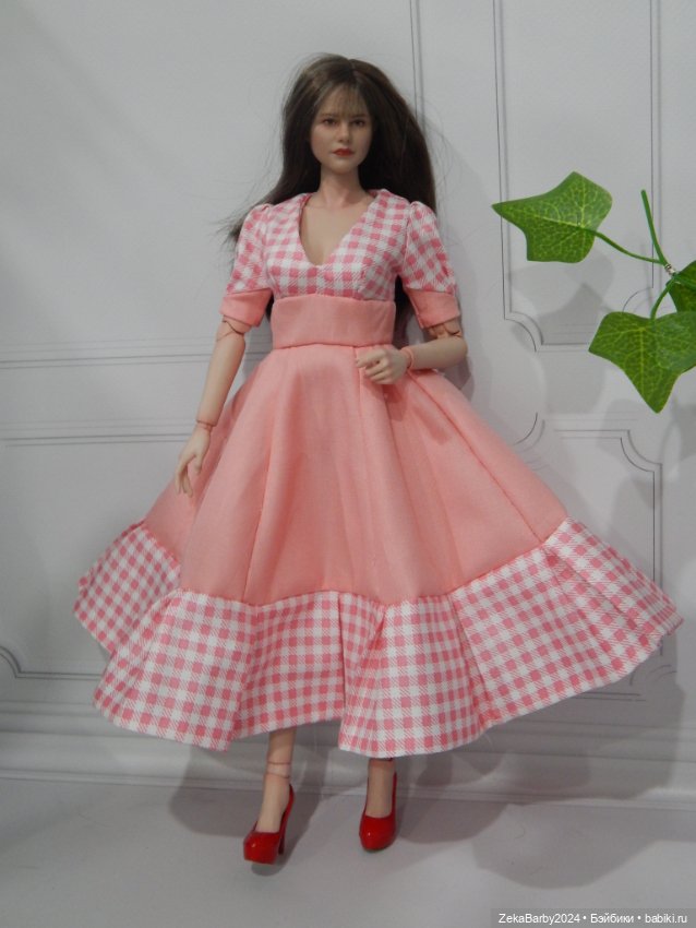 Один фасон - четыре платья