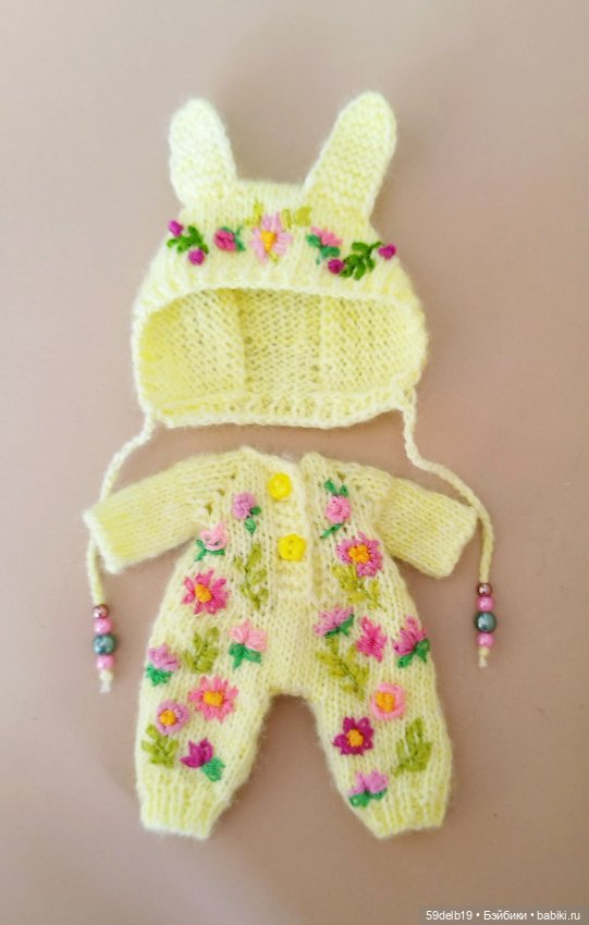Новый вязаный костюмчик для баболи