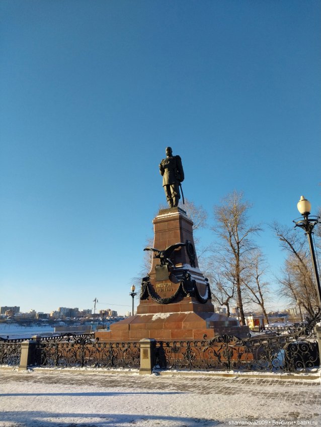 Ледяные скульптуры на Нижней набережной Ангары