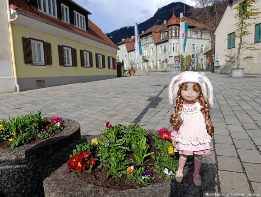 Sugar и Sky Ruby Red fashion friends на прогулке