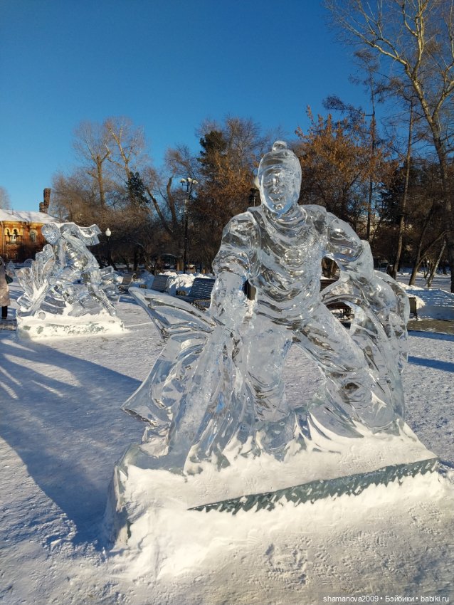 Ледяные скульптуры на Нижней набережной Ангары