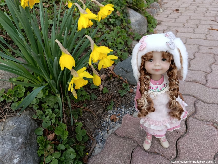 Sugar и Sky Ruby Red fashion friends на прогулке